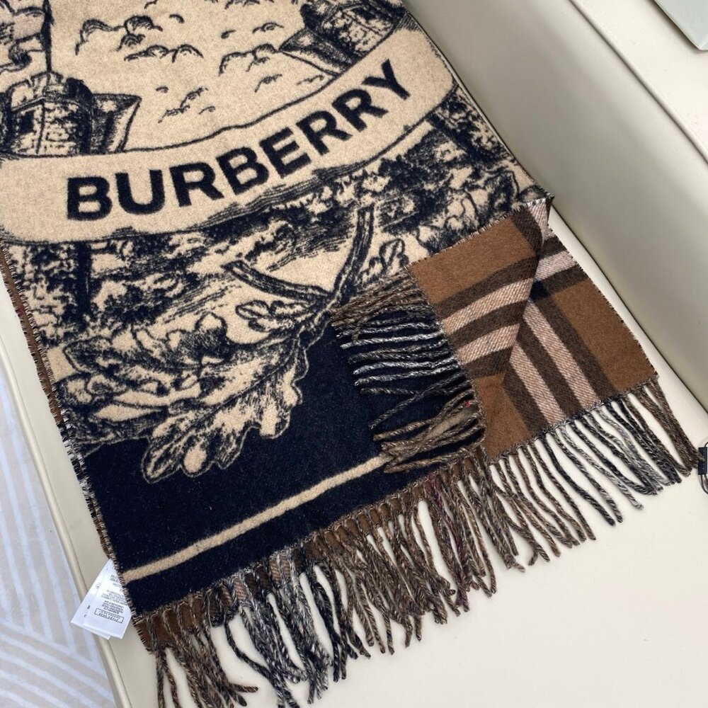 ✨Burberry scarf✨ - Picture 3 of 8